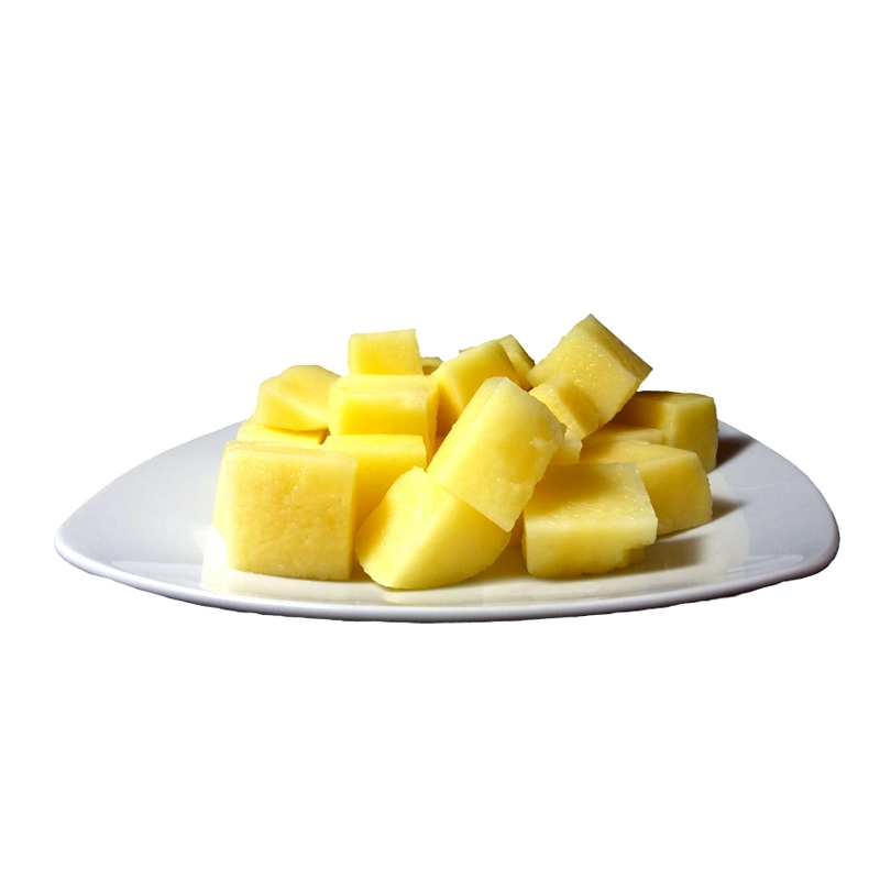Patatas frescas corte bravas cocidas